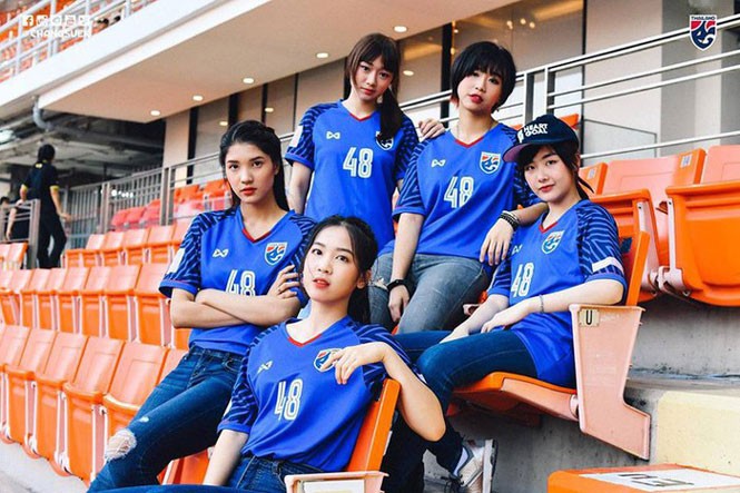 ‘Không thể rời mắt’ trước dàn mỹ nữ hấp dẫn nhất AFF Cup 2018 - ảnh 7