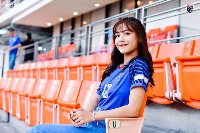 ‘Không thể rời mắt’ trước dàn mỹ nữ hấp dẫn nhất AFF Cup 2018 - ảnh 8