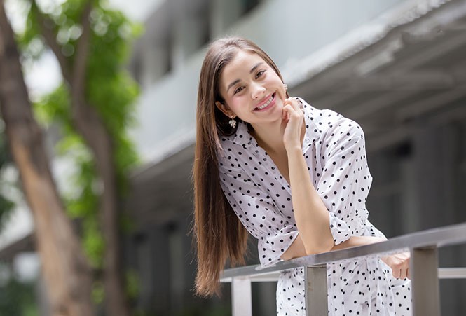Cô bạn gái Á hậu của “nam thần” bóng đá Thái Lan - ảnh 2