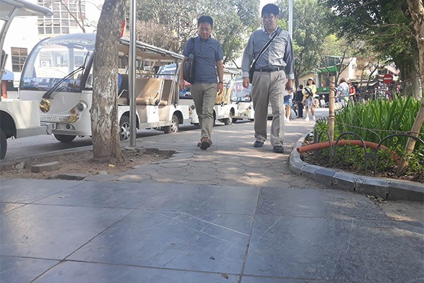 Lát đá vỉa hè ở Hà Nội - ảnh 3