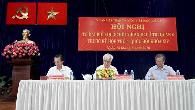 Đại biểu tiếp xúc cử tri TP.HCM - ảnh 1