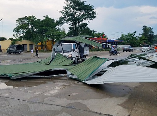 Lốc xoáy ở Hà Tĩnh - ảnh 2