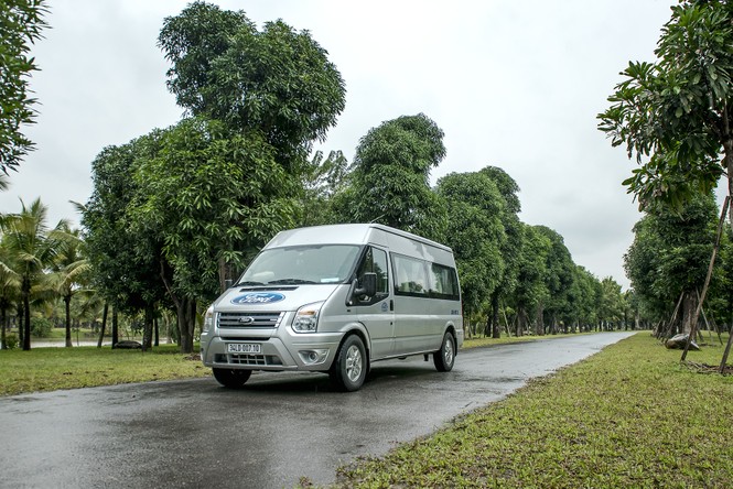 Vì sao Ford Transit thống trị phân khúc xe khách 16 chỗ tại Việt Nam - ảnh 1