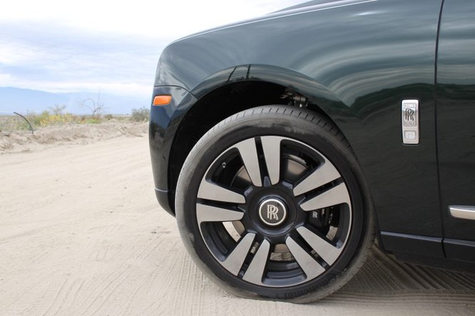 9 noteworthy highlights of Rolls-Royce Cullinan - photo 6