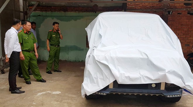Xác định danh tính tài xế lái siêu xe tiền tỷ gắn biển đỏ giả - ảnh 2