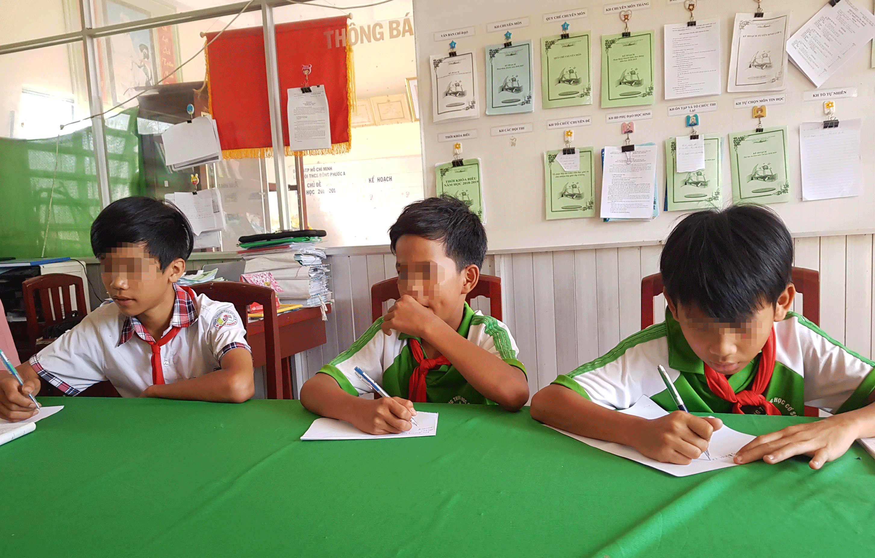 Đau Lòng: Học sinh lớp 6 – 7 trường đạt chuẩn quốc gia không biết đọc, biết viết - ảnh 1