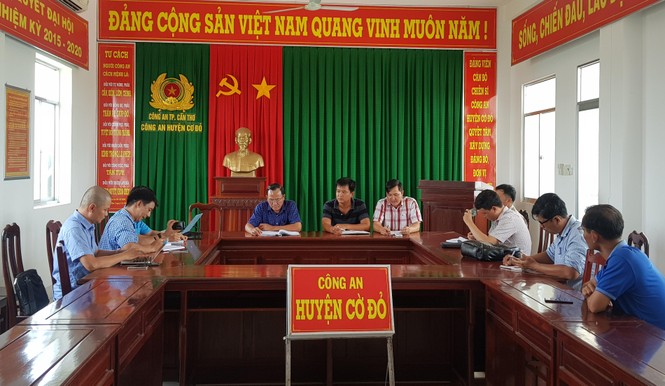 Người đàn ông nhảy lầu trong trụ sở công an huyện: Làm rõ vụ dàn cảnh đánh ghen - ảnh 2