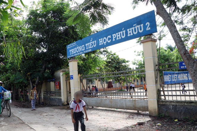 Học sinh có biểu hiện tâm thần, phụ huynh “tố” do thầy giáo “phạt” - ảnh 1