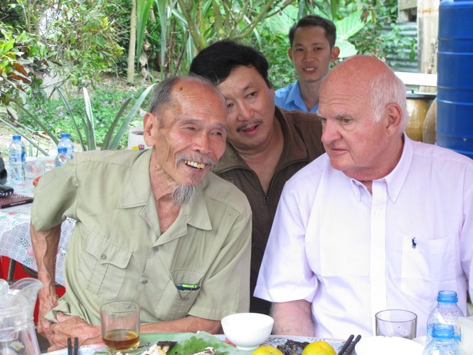 Những hình ảnh bình dị của Anh hùng phi công Nguyễn Văn Bảy tại quê nhà - ảnh 11