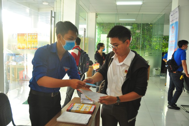 Cần Thơ: 5.000 khẩu trang y tế được phát miễn phí tại ngày hội Chủ nhật Đỏ - ảnh 2