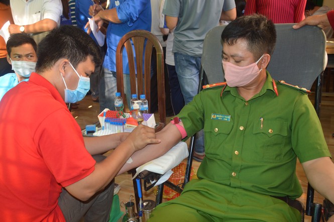 Lan toả phong trào hiến máu tình nguyện trên vùng đất cù lao - ảnh 3