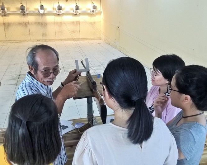 Người lính Vị Xuyên truyền nghề bắn súng cho giới trẻ - ảnh 1