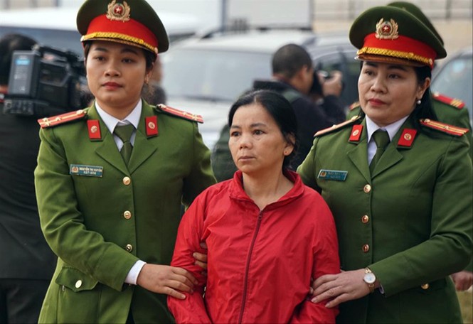 Sơ thẩm vụ sát hại nữ sinh giao gà: Vợ chồng Bùi Văn Công chối tội - ảnh 1