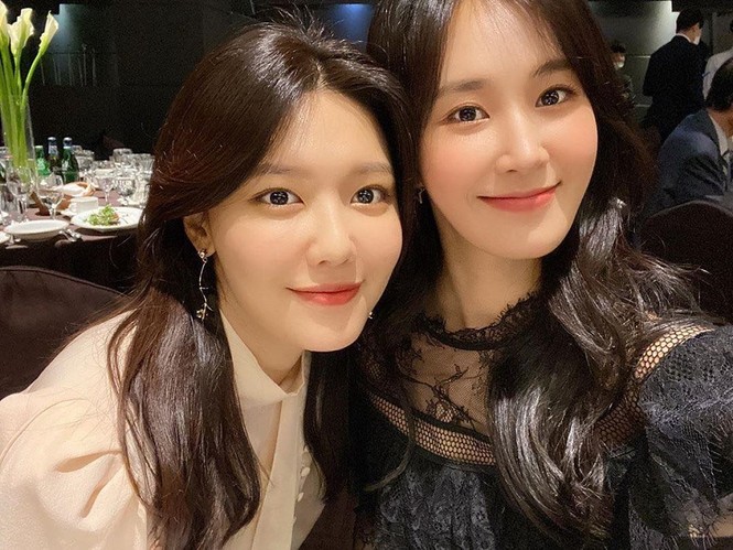 SNSD hội tụ gần đủ thành viên hát mừng ngày vui của anh quản lý khiến SONE