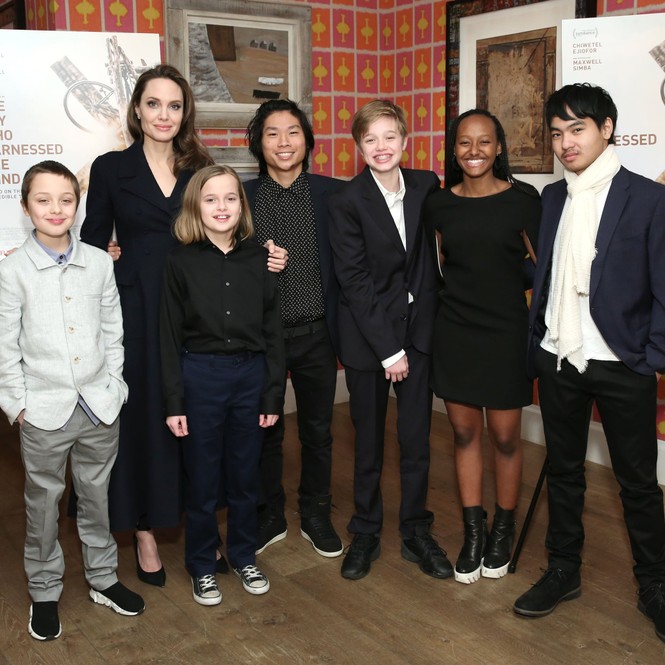 Dù bố mẹ ly hôn, các con nhà Brad Pitt - Angelina Jolie vẫn mừng sinh nhật bên nhau - ảnh 2