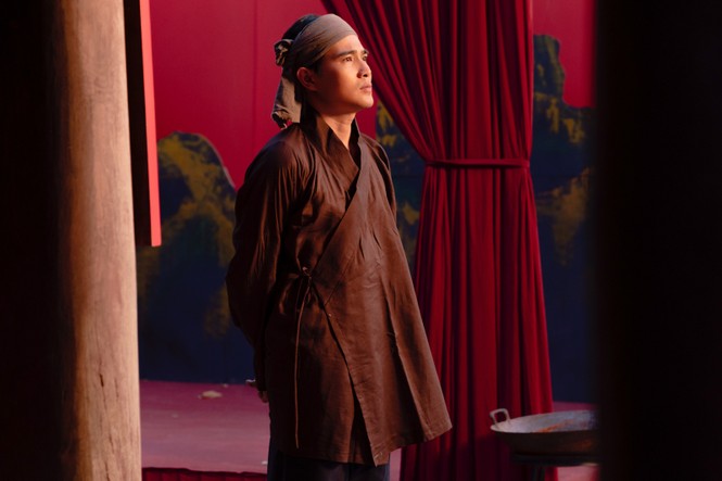 Ngọc Trinh xuất hiện trong MV comeback của Chi Pu, fan nhanh chóng