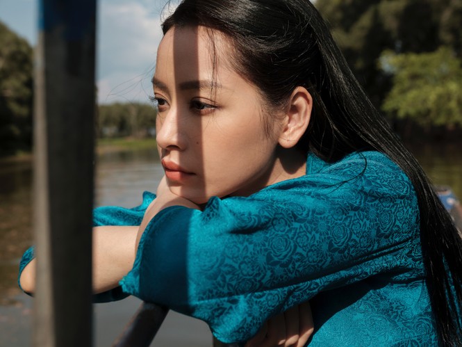 Ngọc Trinh xuất hiện trong MV comeback của Chi Pu, fan nhanh chóng