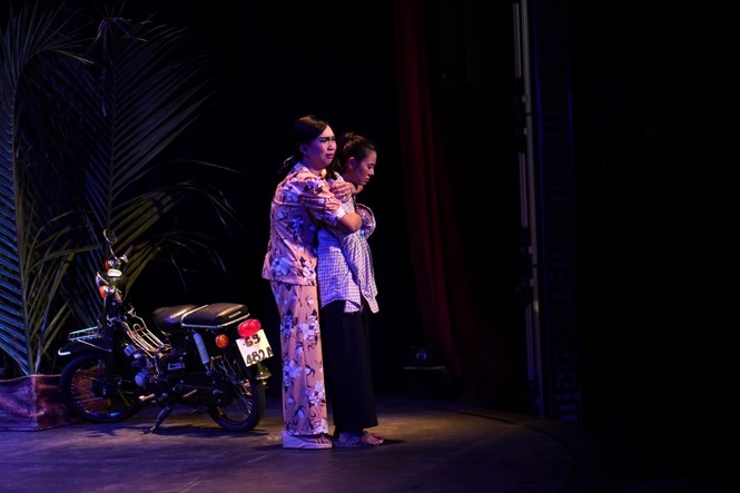 Vào vai mẹ nuôi của Nam Thư, Minh Dự