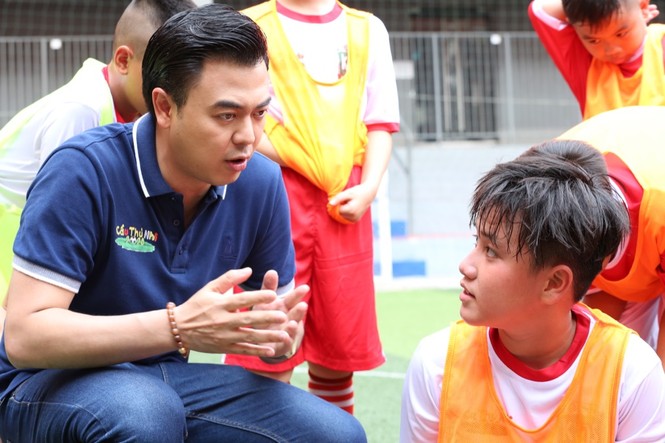 MC Tuấn Tú tiếc nuối vì không thể trở thành cầu thủ chuyên nghiệp - ảnh 3