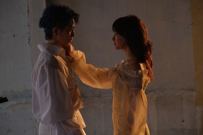 Giải mã loạt ẩn ý đằng sau những cảnh ngọt ngào của Gil Lê và nữ chính trong MV mới - ảnh 6