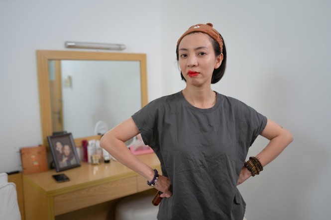 Thu Trang khóc thét, không nhận ra mình khi được ông xã Tiến Luật make up giúp - ảnh 4