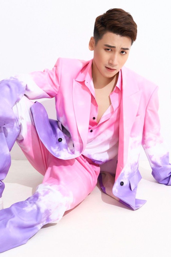 Huy Cung đón tuổi mới bằng bộ ảnh