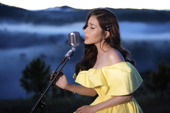 “Cô Mèo” Khả Như bất ngờ khoe giọng hát ngọt ngào, sâu lắng trong dự án cover - ảnh 3