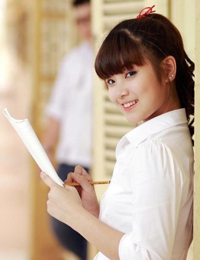 Hoàng Yến Chibi quay về