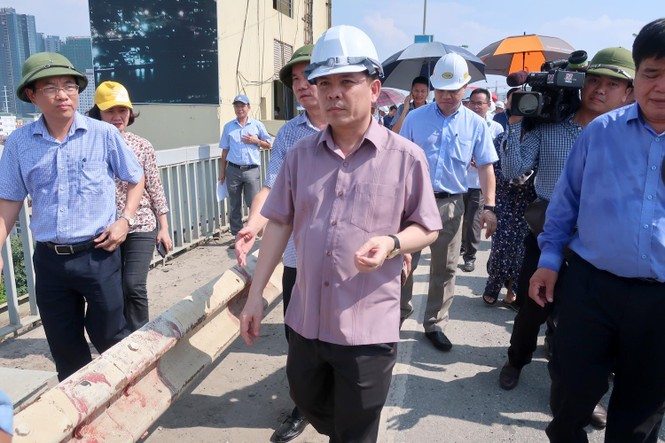 Bộ Giao thông quyết sửa mặt cầu Thăng Long tốt trên 10 năm - ảnh 1