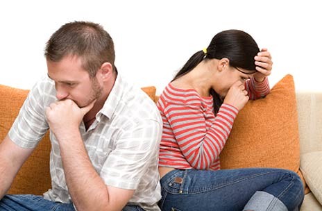 Chồng phó mặc mẹ ốm cho vợ để hú hí với gái - ảnh 1