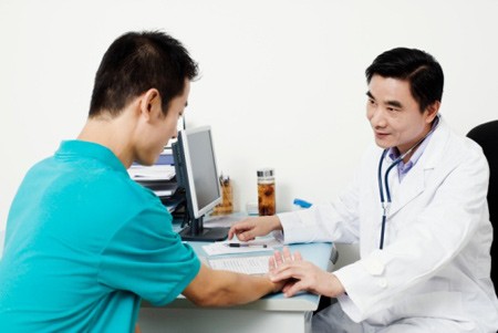Cách 'yêu' chuẩn để quý ông tránh xa ung thư 'cậu nhỏ' - ảnh 1