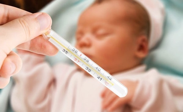 Tuyệt đối không tiêm vắc xin khi trẻ có những dấu hiệu này - ảnh 1