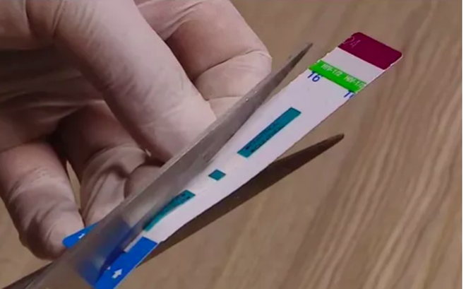Cắt đôi que thử HIV, viêm gan B: Người bệnh sẽ phải nhận kết quả 'ảo' - ảnh 1