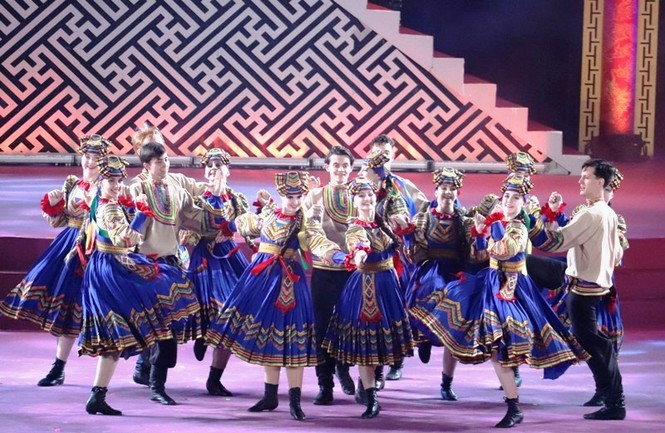 Khai mạc Festival Huế: Đại tiệc nghệ thuật tỏa sáng miền di sản - ảnh 14