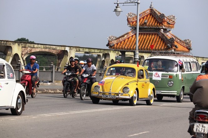Mãn nhãn ngắm dàn siêu xe Volkswagen đổ bộ Cố đô Huế - ảnh 4