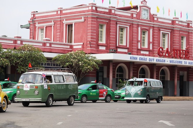 Mãn nhãn ngắm dàn siêu xe Volkswagen đổ bộ Cố đô Huế - ảnh 7