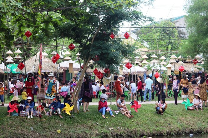 Huế tưng bừng ngày hội chợ quê - ảnh 1