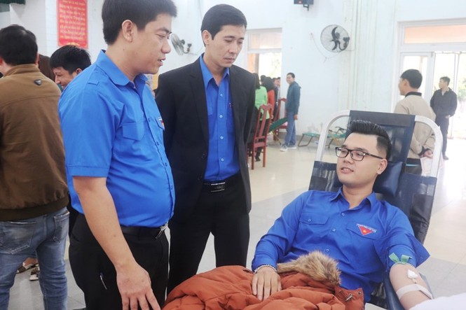 Ấm áp Chủ nhật Đỏ xứ Huế - ảnh 5