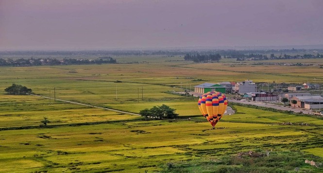 Mục kích những sắc màu khinh khí cầu trên bầu trời Huế - ảnh 12