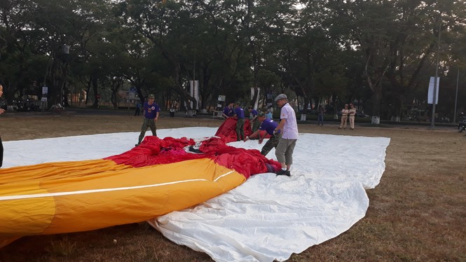 Mục kích những sắc màu khinh khí cầu trên bầu trời Huế - ảnh 3