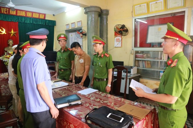 Bu bám vào ô tô của cặp đôi đang tâm sự, một người tử vong - ảnh 1