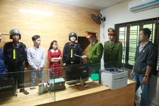 Công an phá đường dây ‘tín dụng đen’ liên tỉnh Huế - Nghệ An trị giá hàng chục tỷ đồng, lãi suất 700%/năm - ảnh 2