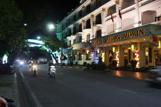 Huế rộn ràng trước thời khắc Giao thừa - ảnh 3