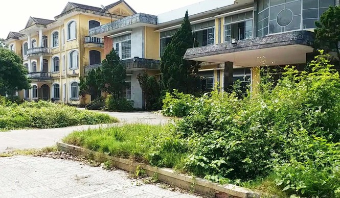 Chuyển giao nửa vời, cơ ngơi tiền tỷ cơ sở 3 Trường CĐ Công nghiệp Huế ‘mắc cạn’ giữa… rác - ảnh 5