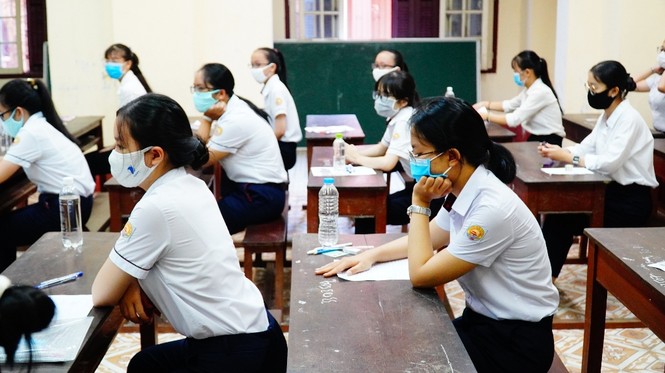 Gần 900.000 sỹ tử chính thức vượt vũ môn: Cập nhật giải đề môn Ngữ Văn THPT - ảnh 30