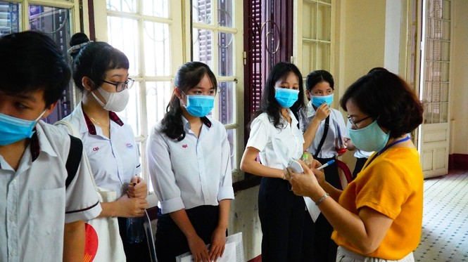 Gần 900.000 sỹ tử chính thức vượt vũ môn: Cập nhật giải đề môn Ngữ Văn THPT - ảnh 35