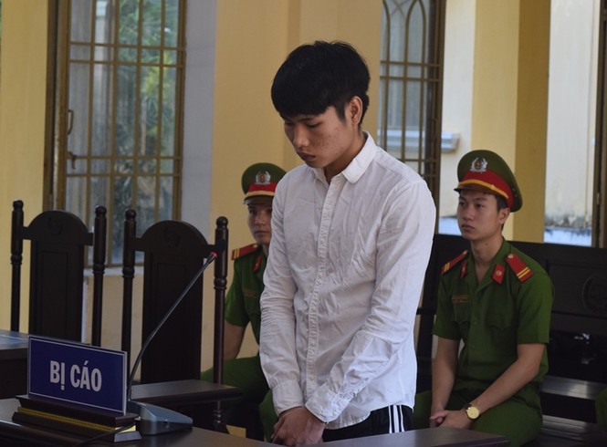 mâu thuẩn trên bàn nhậu, 9X đâm chết người - ảnh 1