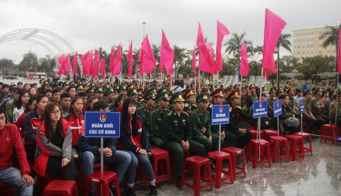 Hàng trăm bạn trẻ tham gia lễ ra quân Nam Thanh niên tình nguyện - ảnh 4