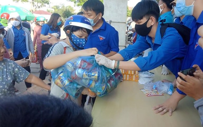 Áo xanh hành động đẩy lùi dịch Covid 19 - ảnh 1