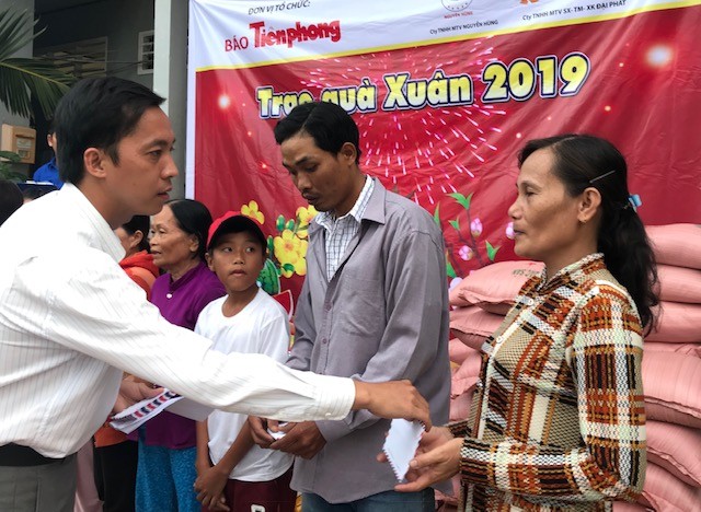 Báo Tiền Phong trao quà tết vùng đất mũi Cà Mau - ảnh 2